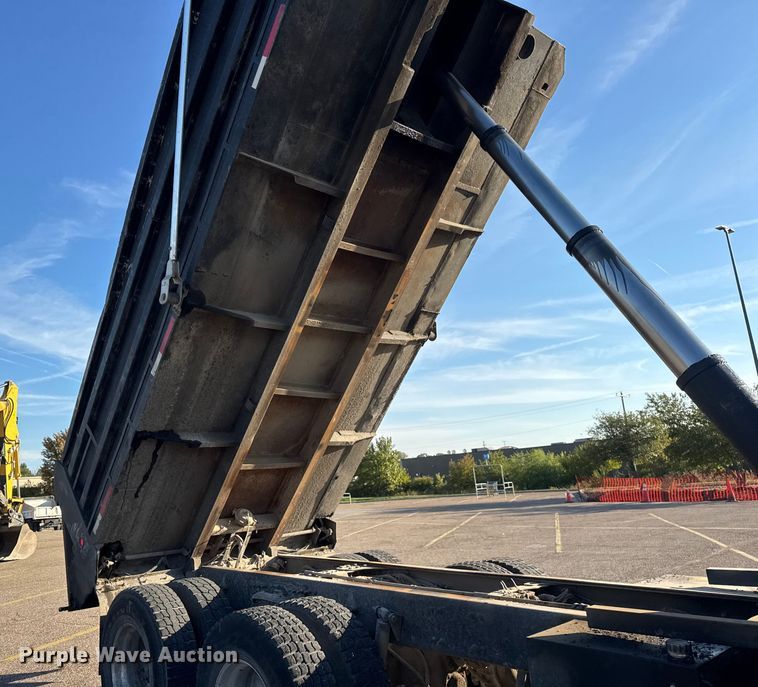 image for item ER0192 2005 Freightliner M2 dump truck