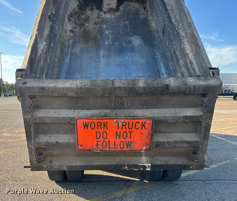 image for item ER0192 2005 Freightliner M2 dump truck