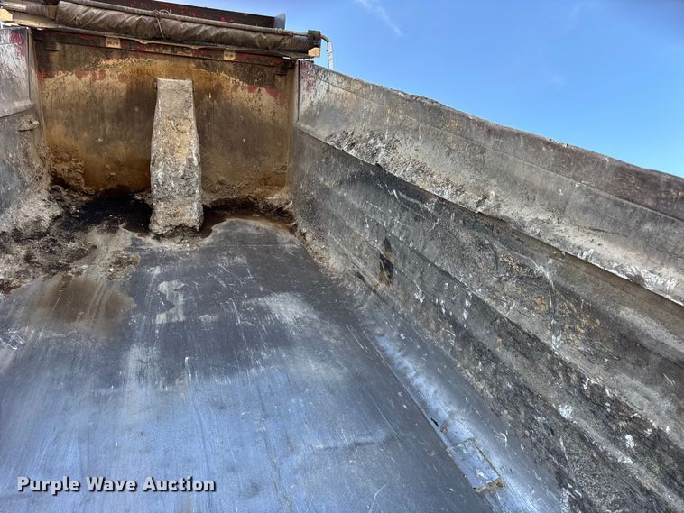 image for item ER0192 2005 Freightliner M2 dump truck