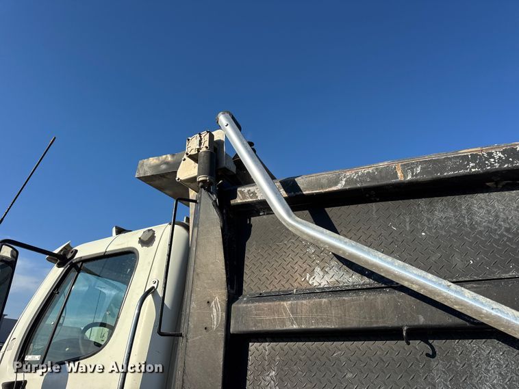 image for item ER0192 2005 Freightliner M2 dump truck