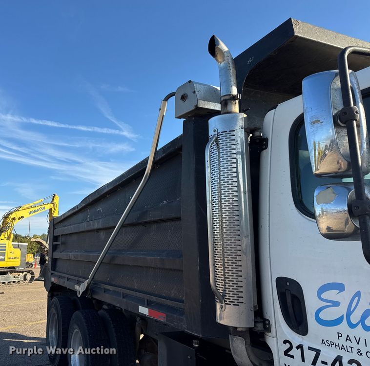 image for item ER0192 2005 Freightliner M2 dump truck