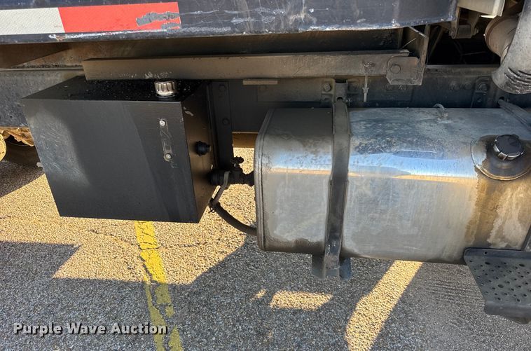 image for item ER0192 2005 Freightliner M2 dump truck