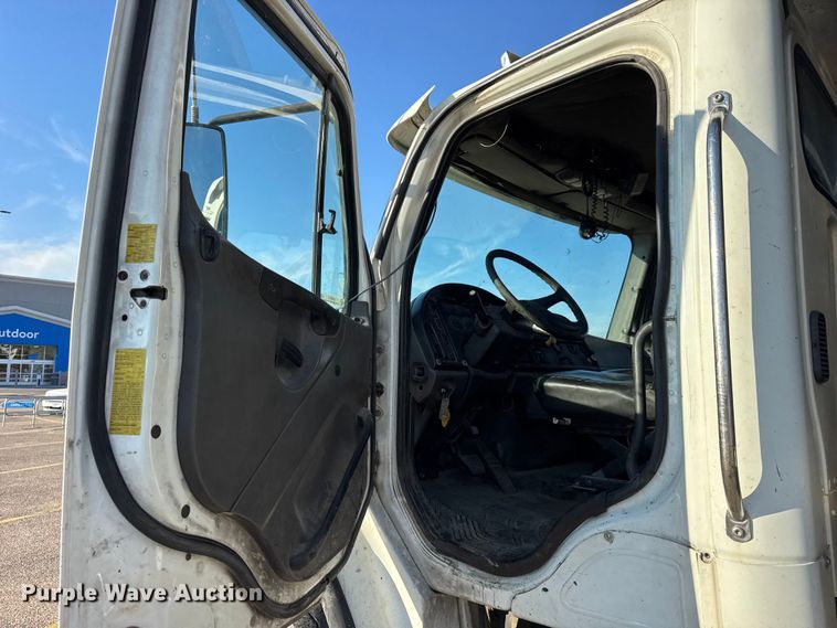 image for item ER0192 2005 Freightliner M2 dump truck