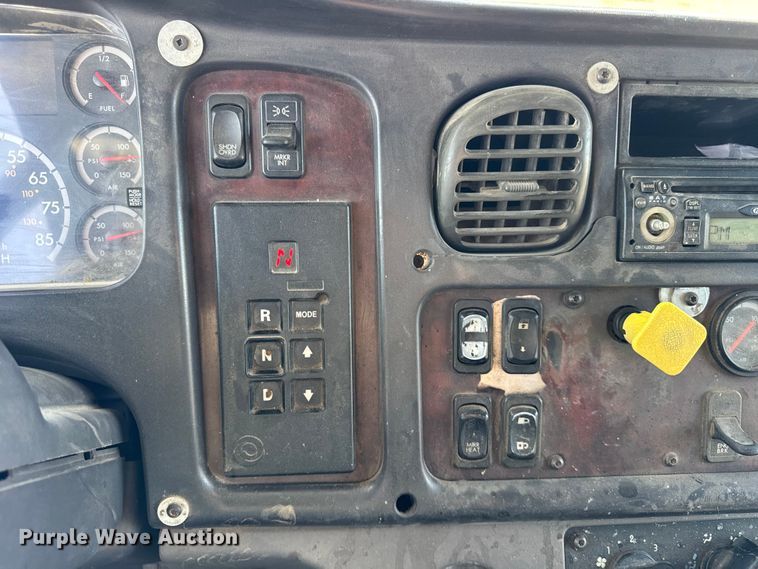 image for item ER0192 2005 Freightliner M2 dump truck