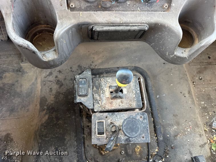 image for item ER0192 2005 Freightliner M2 dump truck