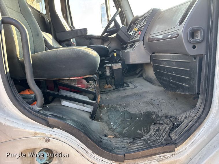 image for item ER0192 2005 Freightliner M2 dump truck