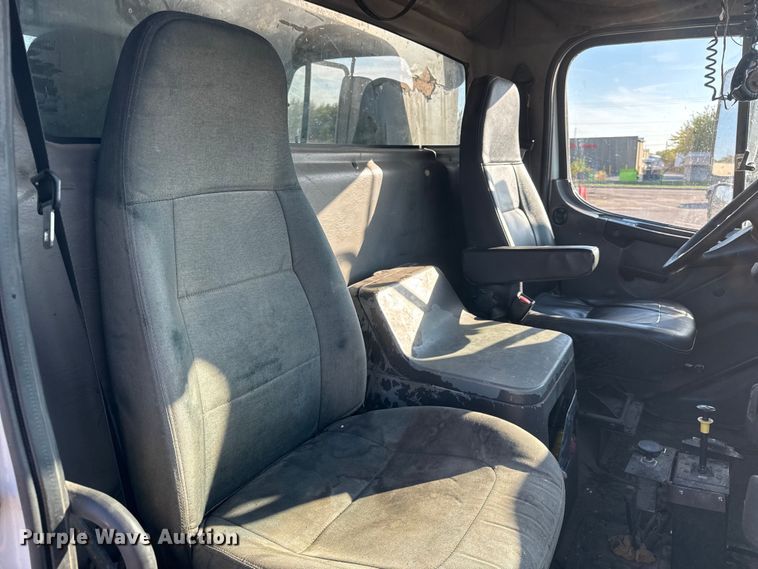 image for item ER0192 2005 Freightliner M2 dump truck