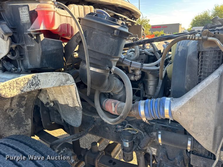 image for item ER0192 2005 Freightliner M2 dump truck