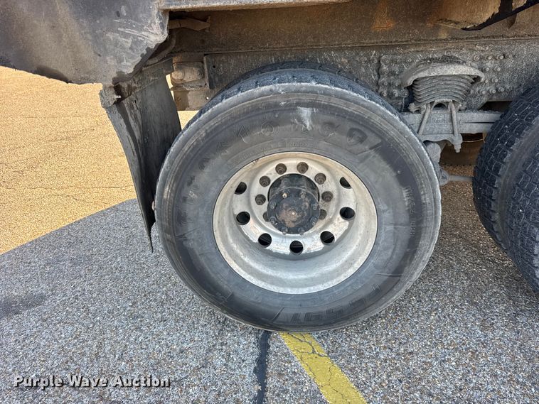 image for item ER0192 2005 Freightliner M2 dump truck