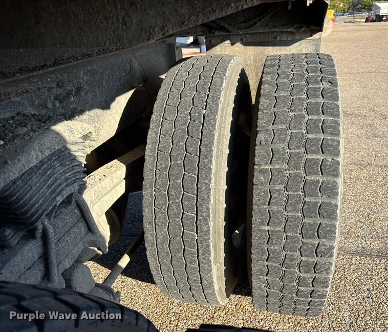 image for item ER0192 2005 Freightliner M2 dump truck