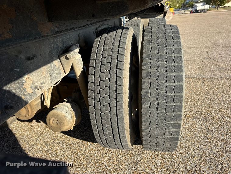 image for item ER0192 2005 Freightliner M2 dump truck