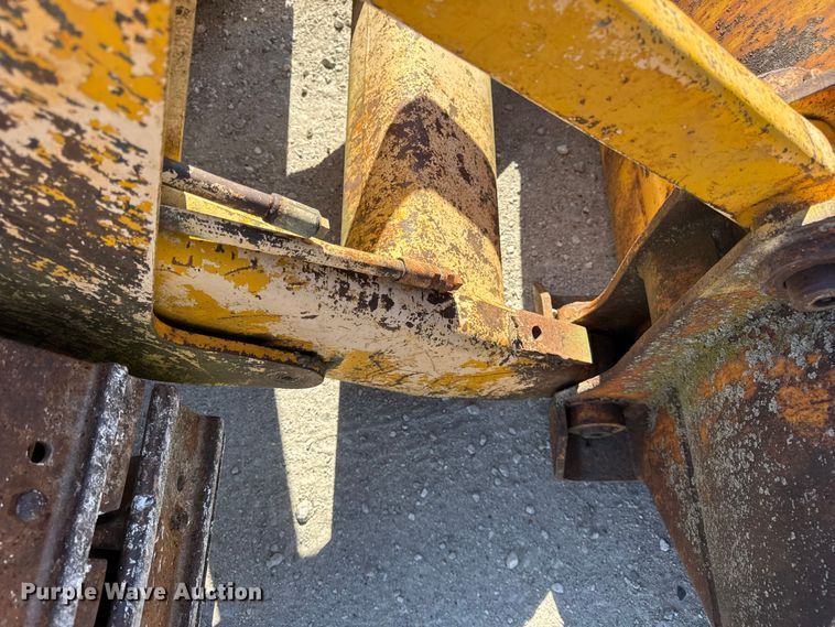 image for item ER0214 1981 John Deere 450C track loader