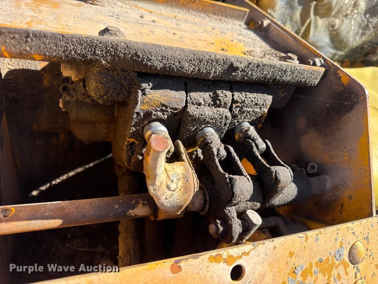 image for item ER0214 1981 John Deere 450C track loader