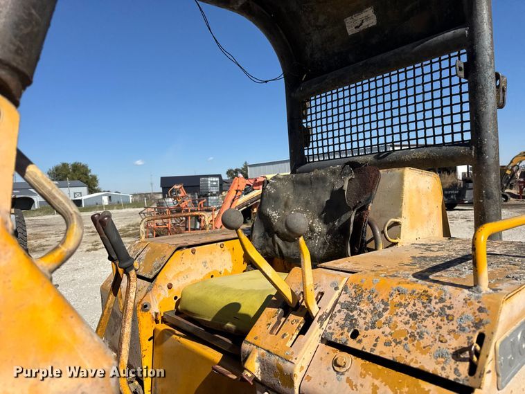 image for item ER0214 1981 John Deere 450C track loader