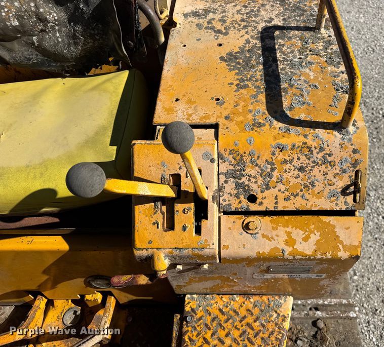 image for item ER0214 1981 John Deere 450C track loader