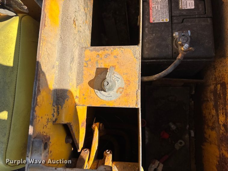 image for item ER0214 1981 John Deere 450C track loader