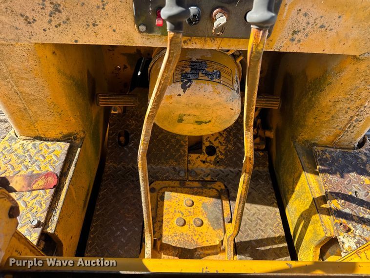 image for item ER0214 1981 John Deere 450C track loader