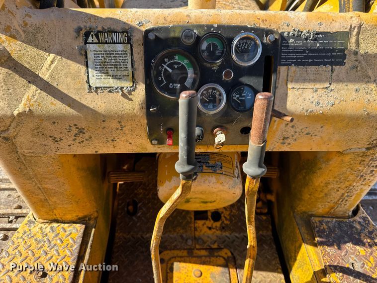 image for item ER0214 1981 John Deere 450C track loader