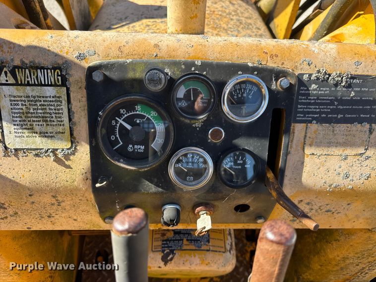 image for item ER0214 1981 John Deere 450C track loader