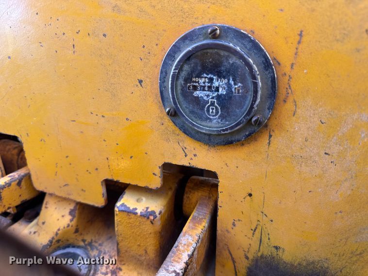 image for item ER0214 1981 John Deere 450C track loader