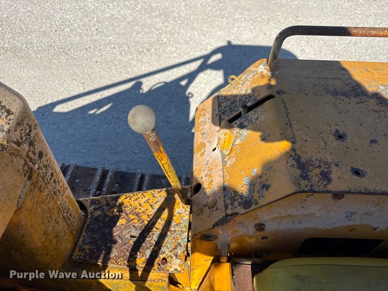 image for item ER0214 1981 John Deere 450C track loader