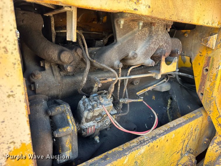 image for item ER0214 1981 John Deere 450C track loader