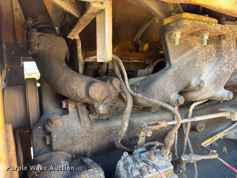 image for item ER0214 1981 John Deere 450C track loader