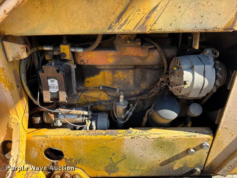 image for item ER0214 1981 John Deere 450C track loader