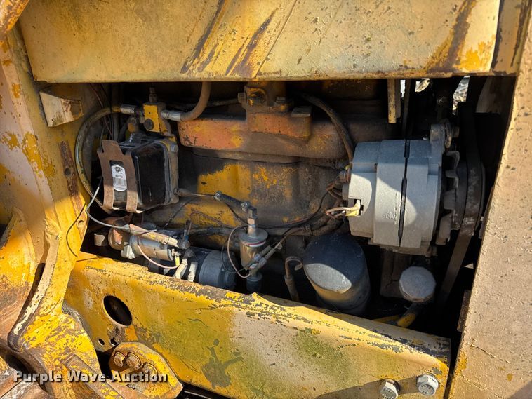 image for item ER0214 1981 John Deere 450C track loader