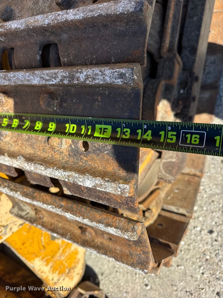 image for item ER0214 1981 John Deere 450C track loader