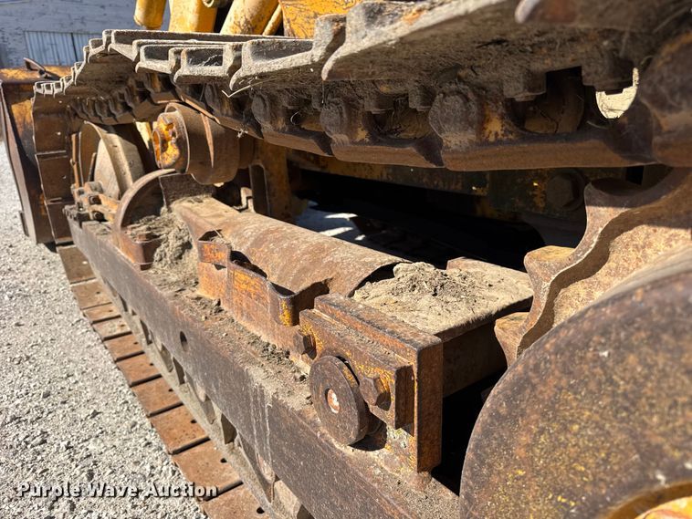 image for item ER0214 1981 John Deere 450C track loader