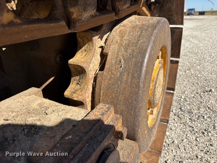 image for item ER0214 1981 John Deere 450C track loader