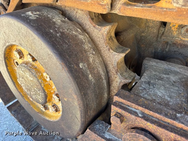 image for item ER0214 1981 John Deere 450C track loader