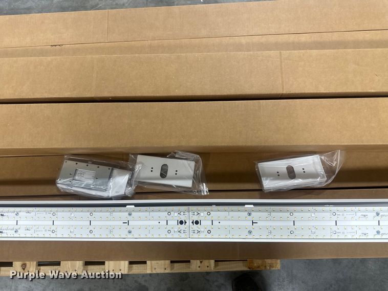 image for item ES5001 (16) Williams 8' LED lights