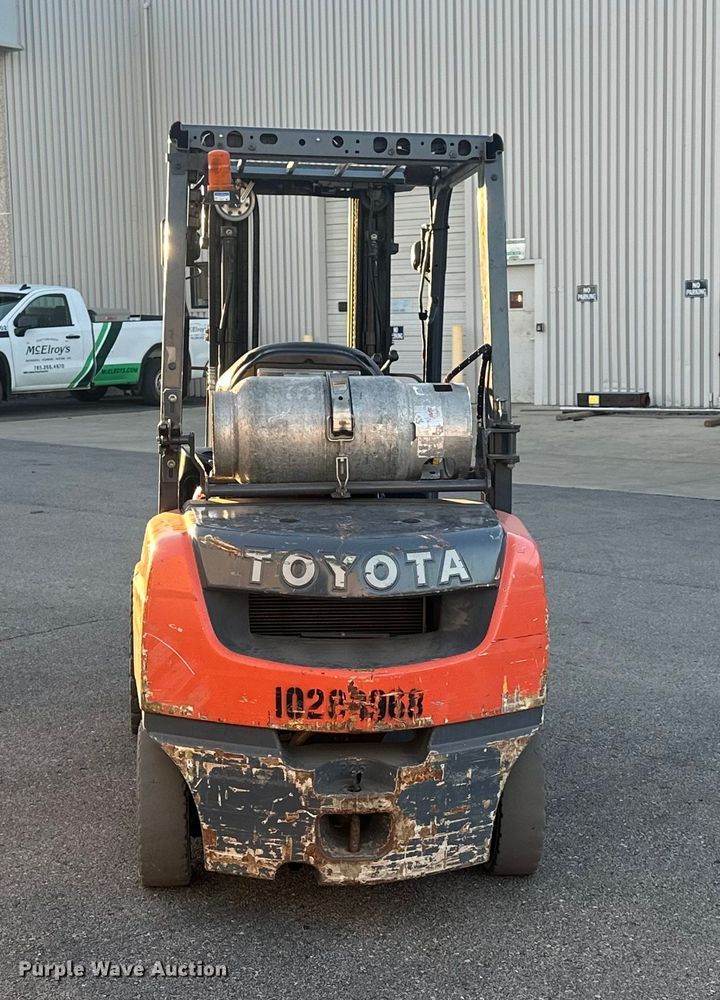 image for item ES5002 Toyota 8FGU25 forklift