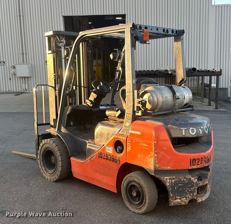 image for item ES5002 Toyota 8FGU25 forklift