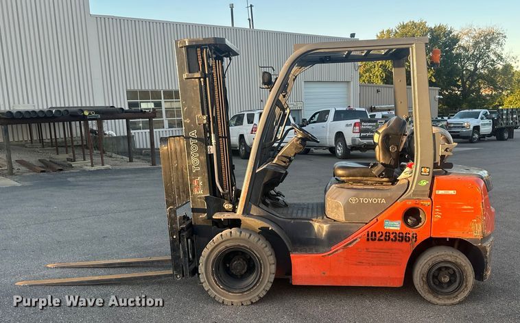 image for item ES5002 Toyota 8FGU25 forklift