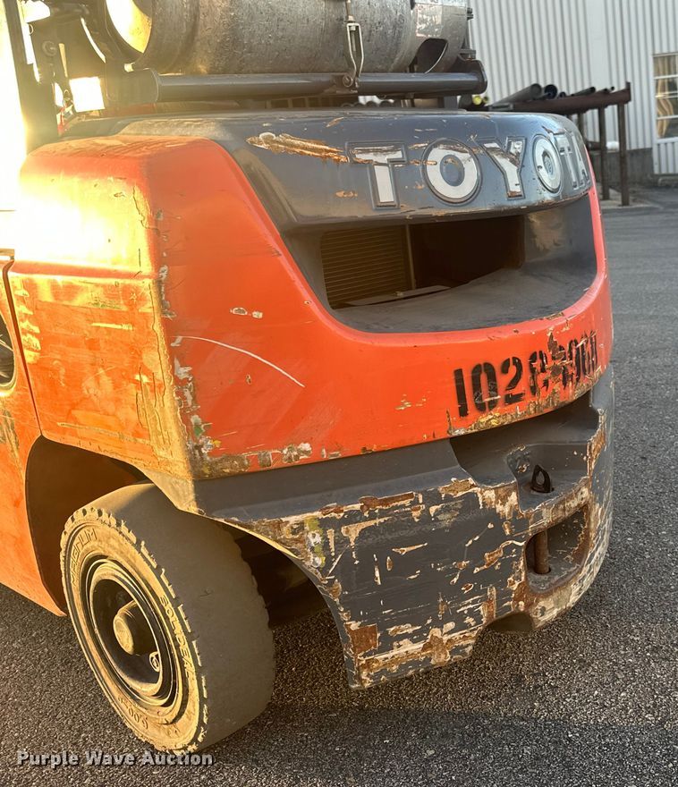 image for item ES5002 Toyota 8FGU25 forklift