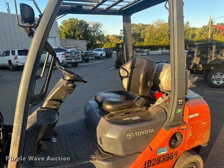 image for item ES5002 Toyota 8FGU25 forklift