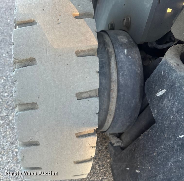 image for item ES5002 Toyota 8FGU25 forklift