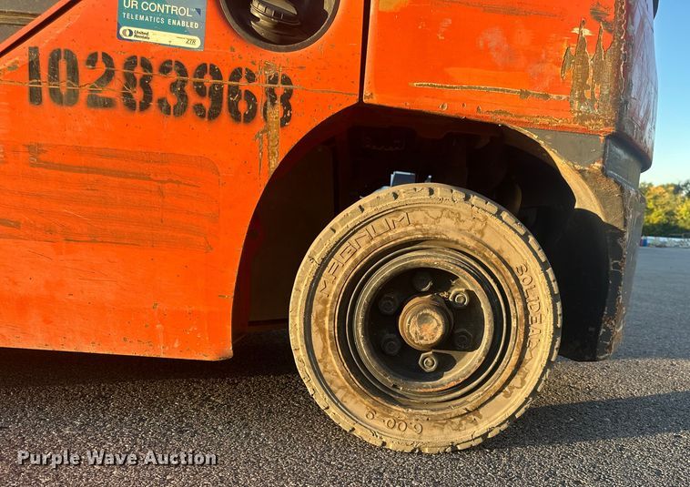 image for item ES5002 Toyota 8FGU25 forklift