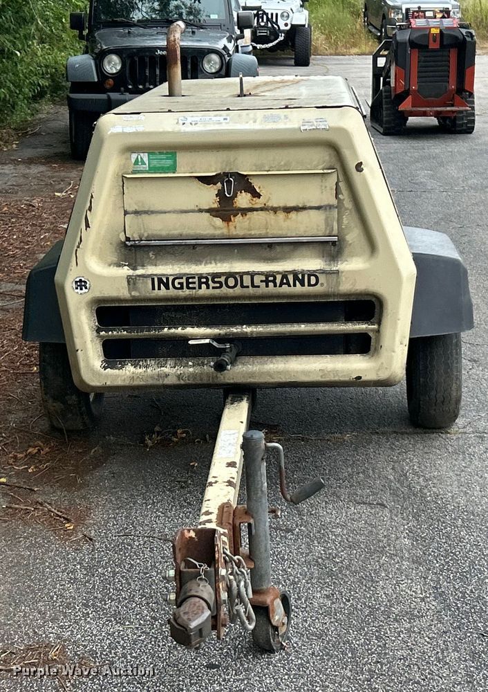 image for item ET3136 1994 Ingersoll-Rand P100DWD air compressor