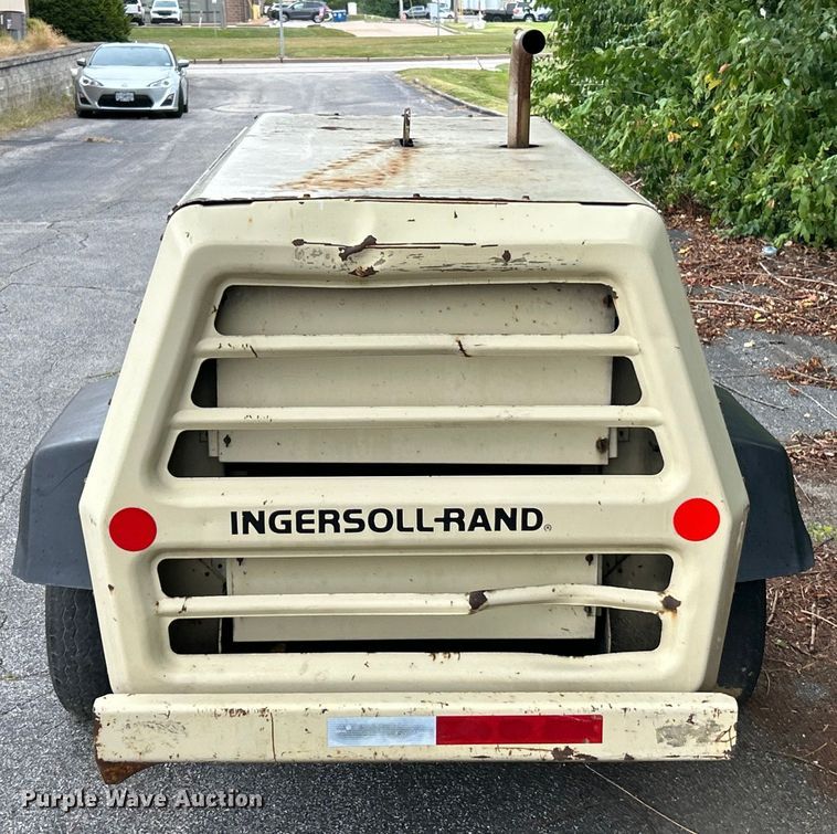image for item ET3136 1994 Ingersoll-Rand P100DWD air compressor