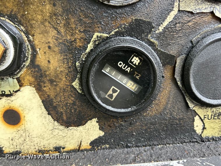 image for item ET3136 1994 Ingersoll-Rand P100DWD air compressor