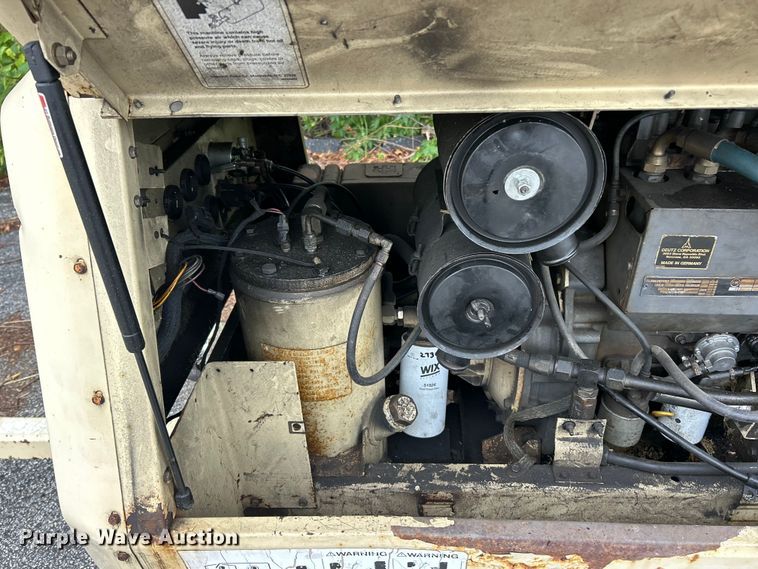 image for item ET3136 1994 Ingersoll-Rand P100DWD air compressor