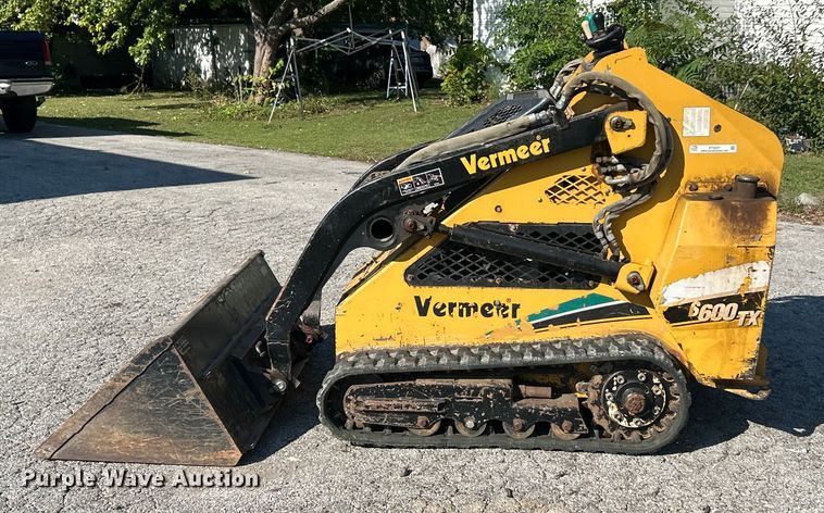 image for item ET3231 2006 Vermeer S600TX compact utility loader