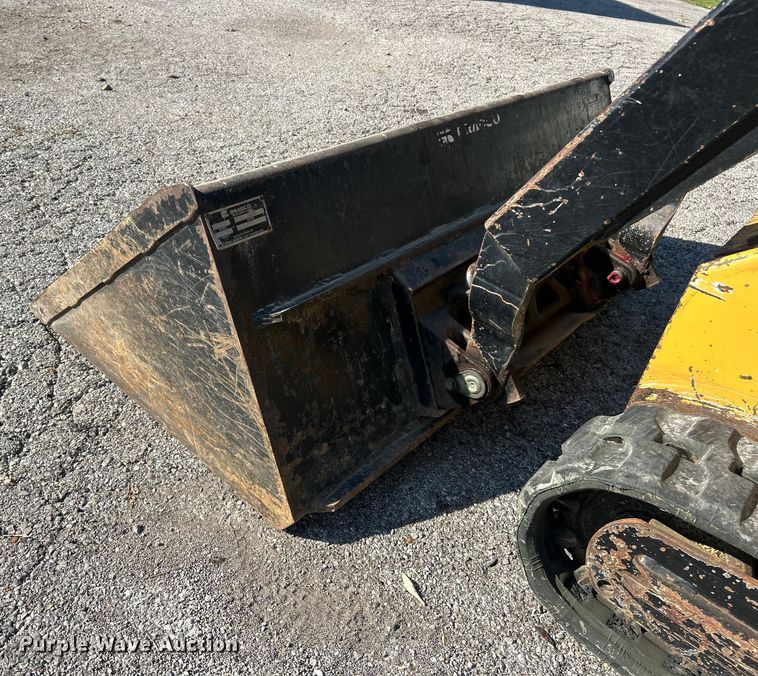 image for item ET3231 2006 Vermeer S600TX compact utility loader