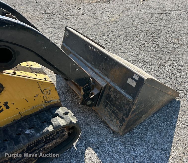 image for item ET3231 2006 Vermeer S600TX compact utility loader