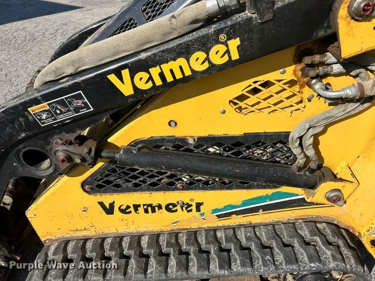 image for item ET3231 2006 Vermeer S600TX compact utility loader