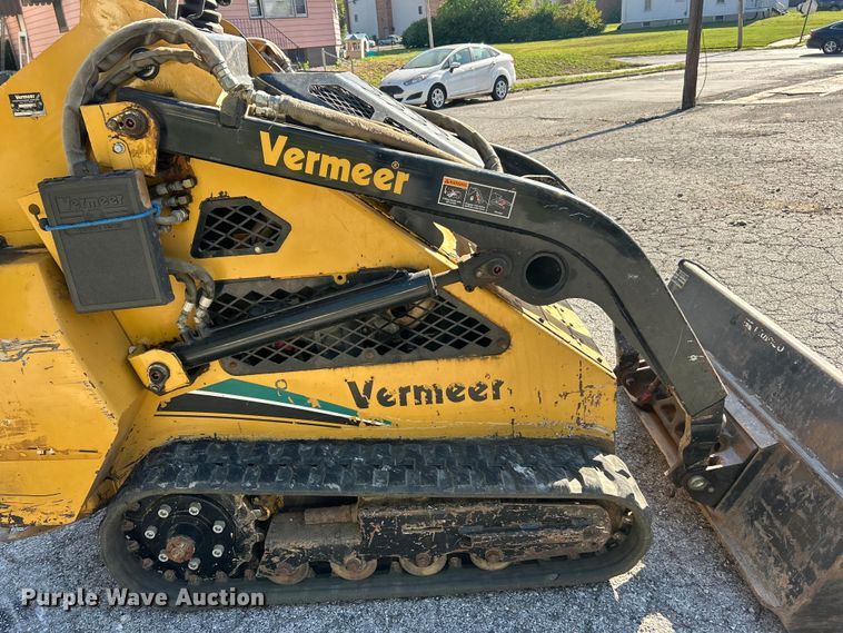image for item ET3231 2006 Vermeer S600TX compact utility loader